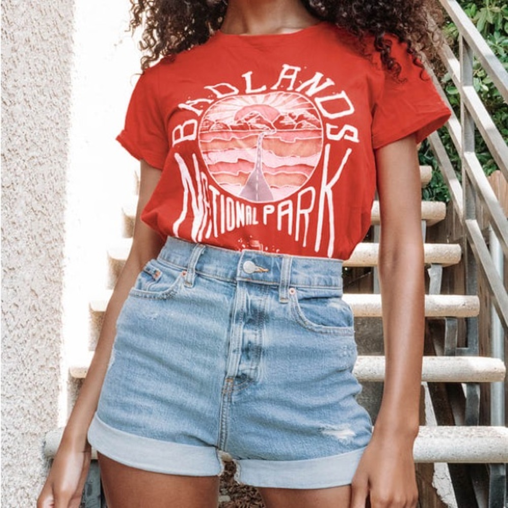 Daze Denim Dads Girl Light Wash Distressed Denim High Rise Cuffed Shorts Size-28